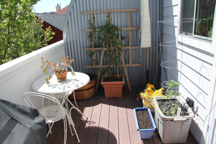 muebles de jardín con balcón